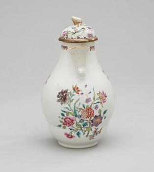 A famille rose pot with cover. Qing Dynasty, Qianlong (1736-95).