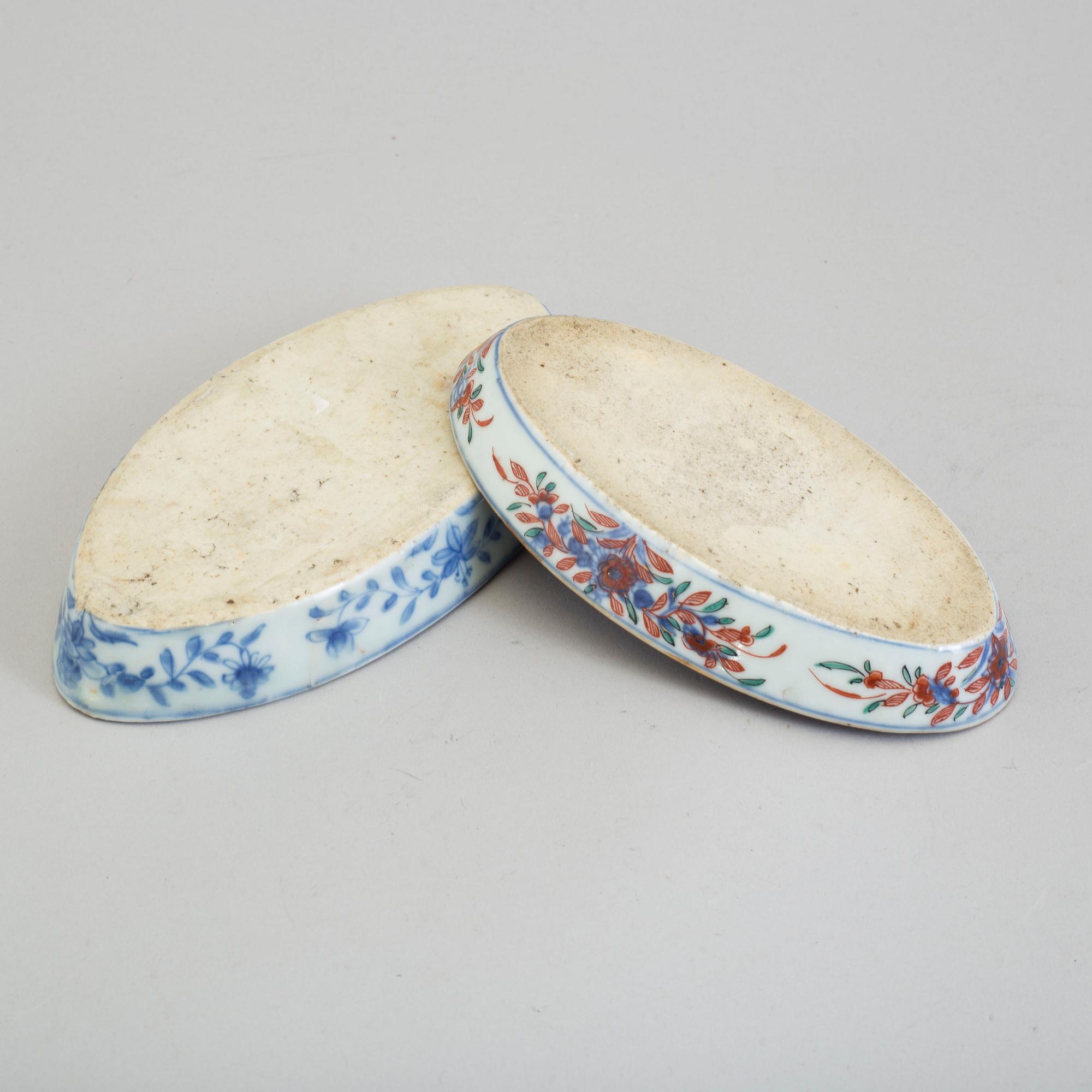 SKEDFAT, två stycken, kompaniporslin. Qingdynastin, Qianlong (1736-95).