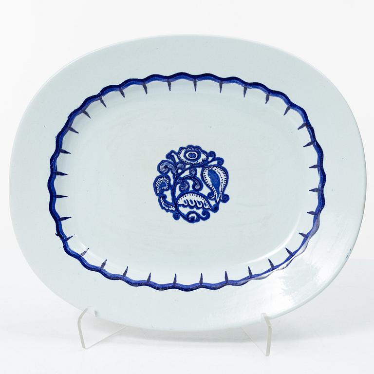 Wilhelm Kåge, 35 pieces of a 'Liljeblå' service, Gustafsberg, Sweden, 1918-1936.