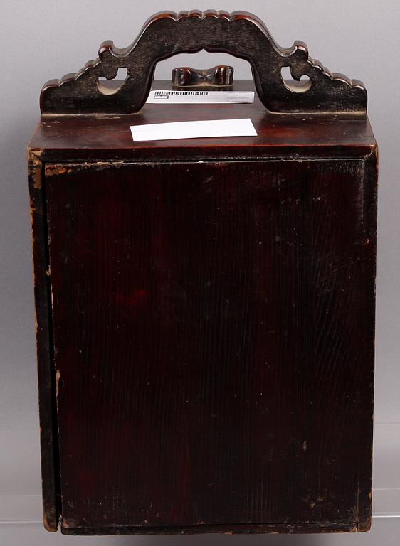 MINIATYRBYRÅ. Kina. 1800/1900-tal.