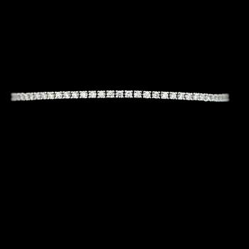 ARMBAND, 18K vitguld, 82 briljantslipade diamanter tot ca 2.20 ct.