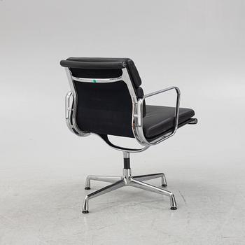 Charles & Ray Eames, a swivel 'Soft Pad Chair EA 217', Vitra.