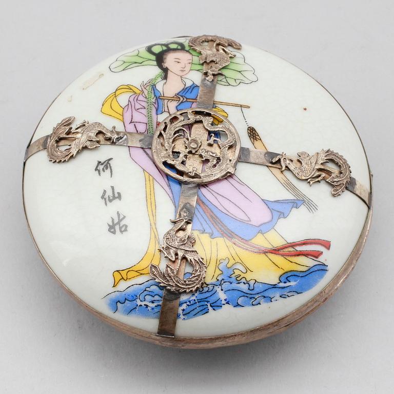 LOCKDOSA, porslin, Kina, 1900-tal.