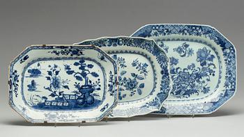 SERVERINGSFAT, 3 st, porslin, Kina Qianlong(1736-1795).