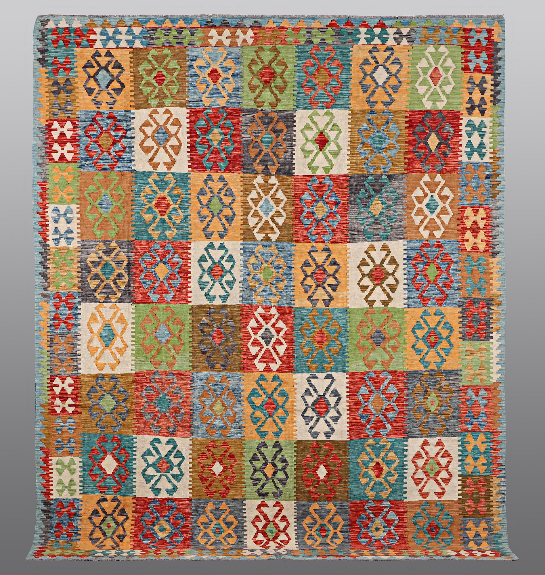 Matta, kelim, ca 301 x 246 cm.