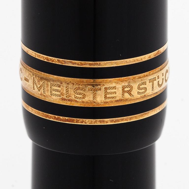 Montblanc, a Meisterstück fountain pen.