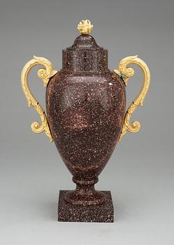 URNA MED LOCK. Älvdalen, 1800-talets början. Empire.
