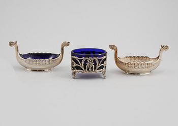 SALTKAR, 3 st, silver och glas, GEWE, Malmö, 1976 och Ceson, 1900-talets andra hälft.