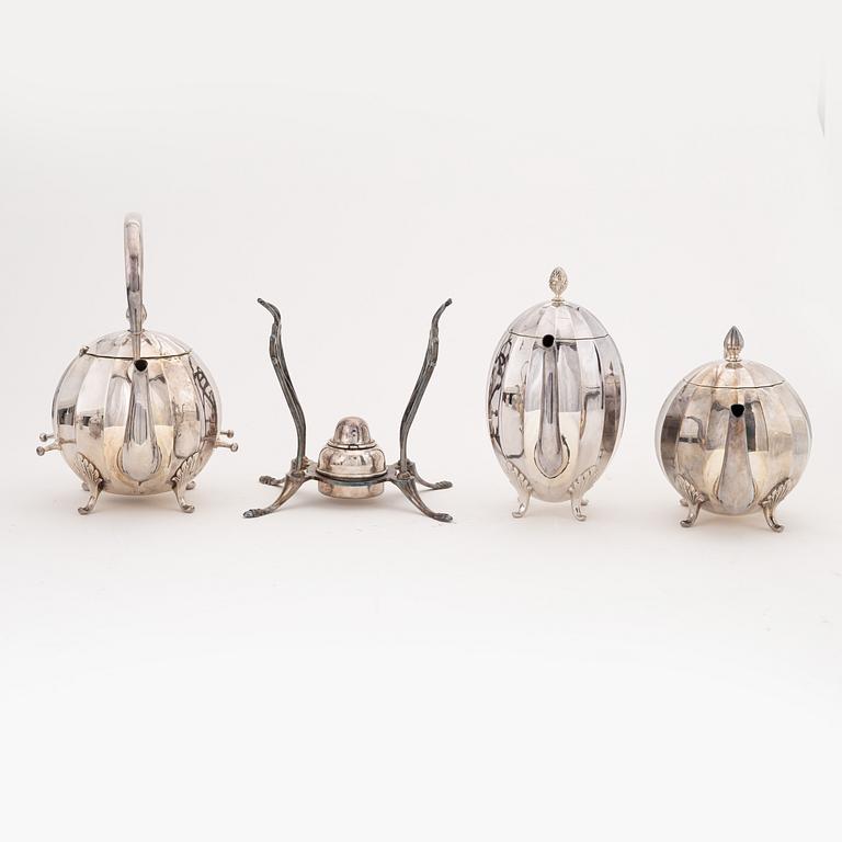 A Swedish 20th century silver plated coffee- and tea set, mark of CG Hallberg. (5 pieces).