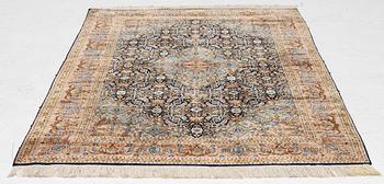 Matta, orientalisk silke, ca 198 x 123 cm.