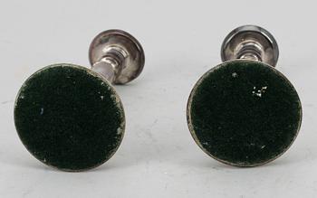 LJUSSTAKAR, ett par, silver, otydliga mästastämplar, Stockholm, 1827.