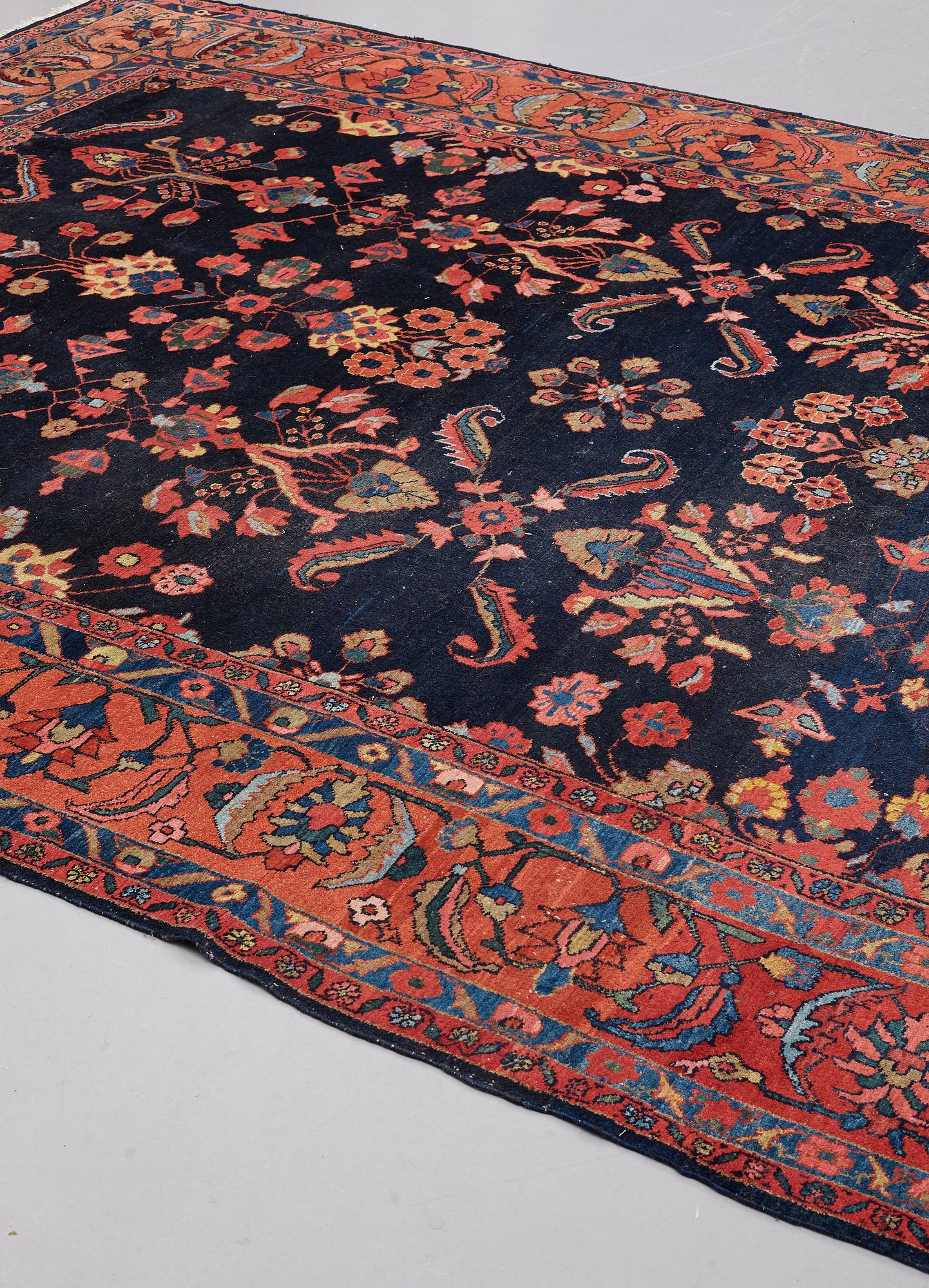 MATTO, semi-antique Lilihan probably, ca ca 502 x 281,5-286 cm.