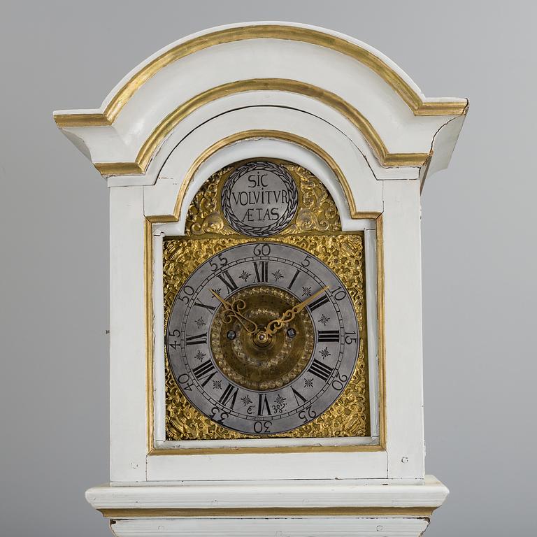 A LONGCASE CLOCK, late 18th / early 19th century.