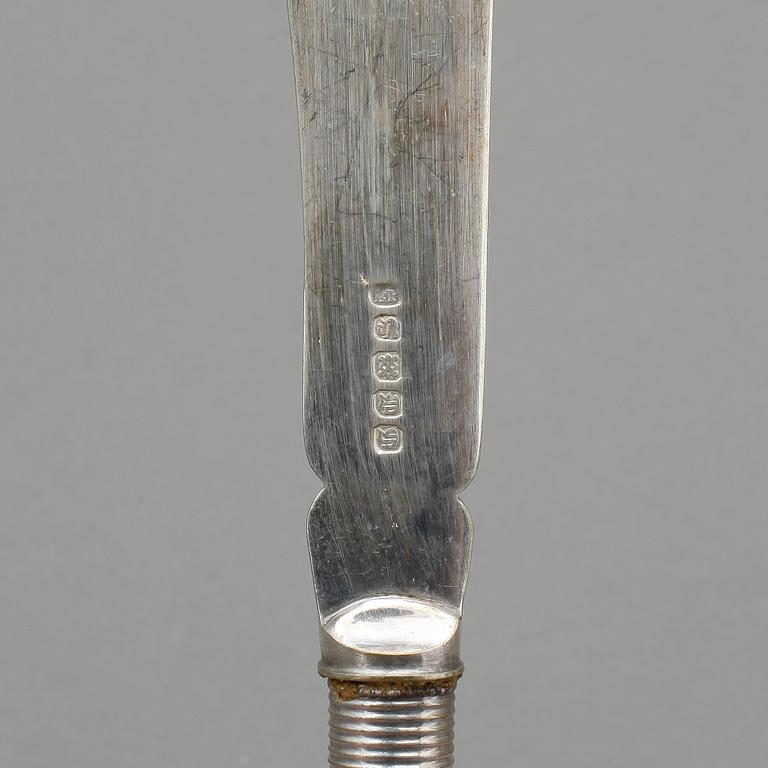 FISKBESTICK, 12 delar, nysilver, Ellis-Barker Silver Co., Birmingham, England, 1900-talets första hälft.