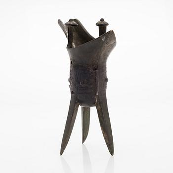 A jue bronze vessel, late Qing dynasty.