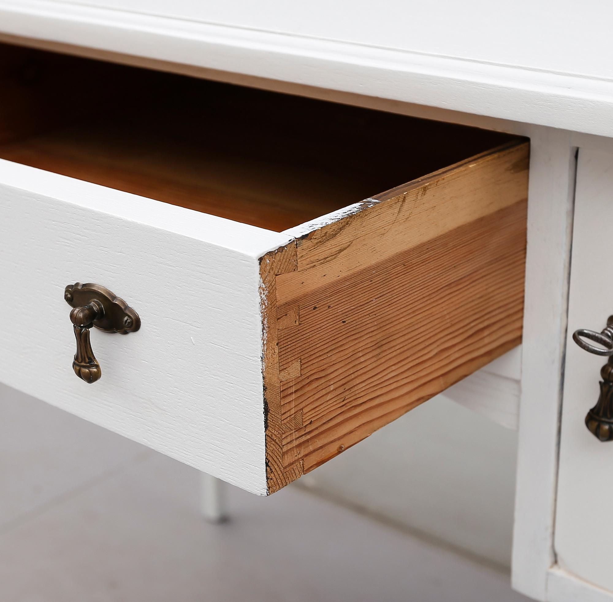 SKRIVBORD, 1900-talets första hälft.