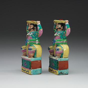 RÖKELSEHÅLLARE, ett par, kompaniporslin. Qing dynastin, Qianlong (1736-95).