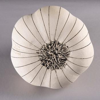 KERAMIKSKULPTUR, Vitlök. Signerad GOG/JL, Arabia Finland.