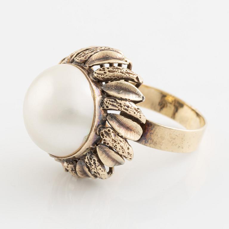 Ring förgyllt silver med mabépärla.
