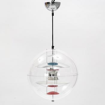 Verner Panton, taklampa, 'VP Globe', Frandsen Lighting A/S, Danmark, 2000-tal.