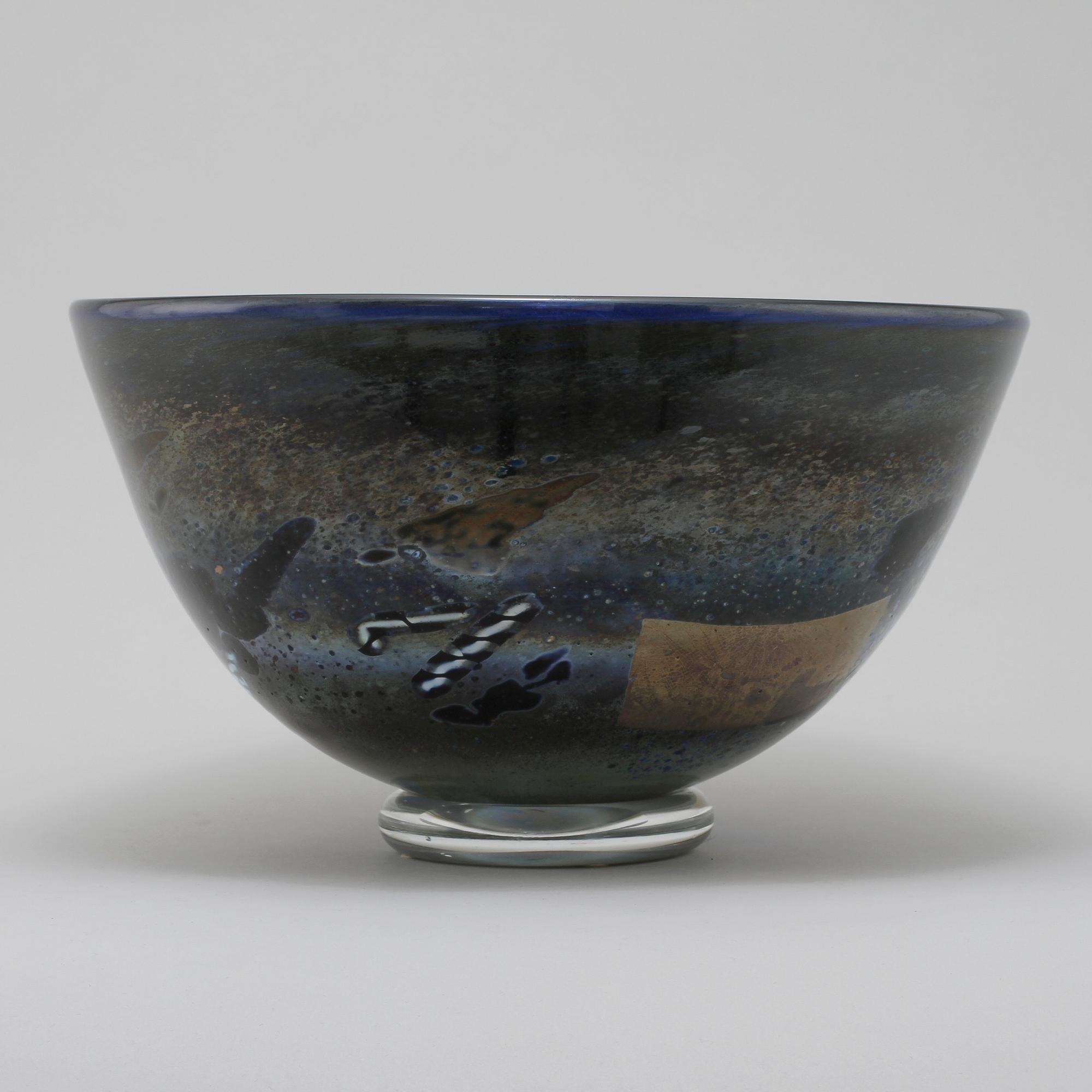SKÅL, glas, Bertil Vallien, Kosta Boda, signerad och numrerad 945001/300.