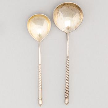 A PAIR OF SPOONS, silver, niello. Moscow, late 19th century.