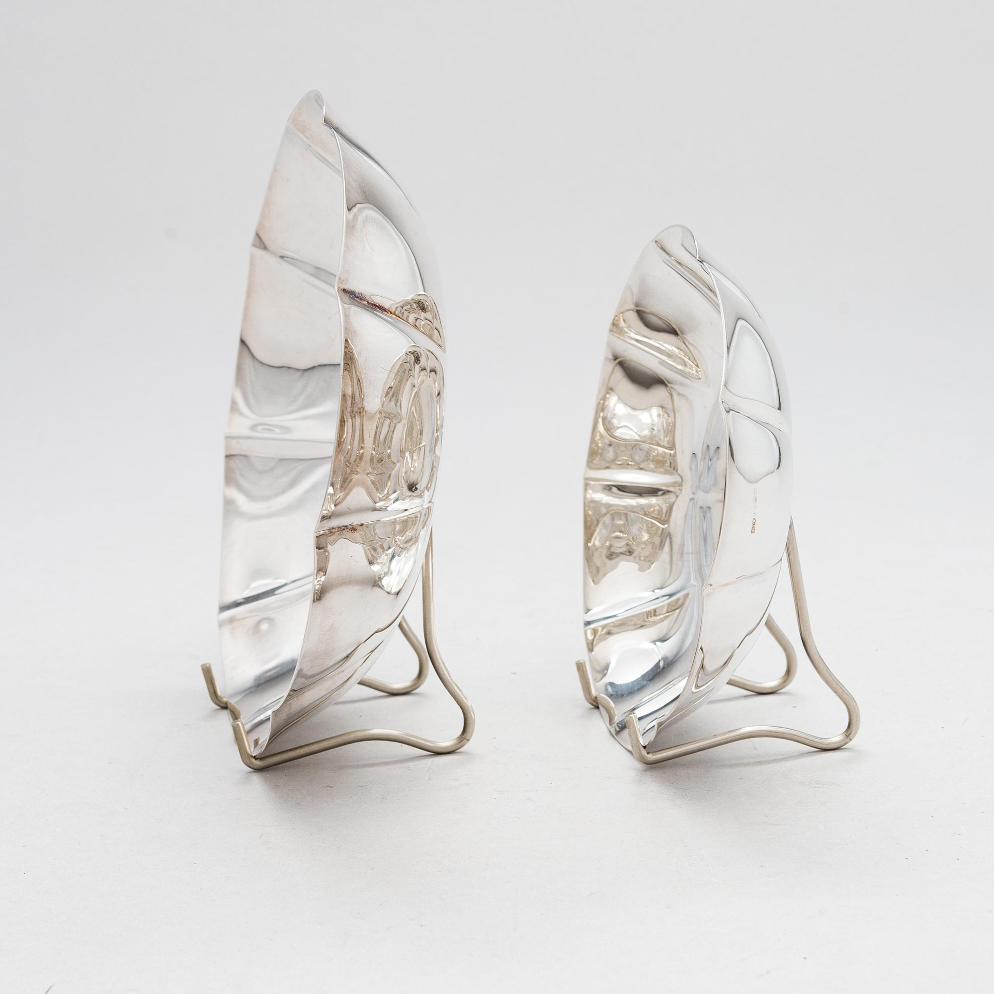 Two 1950s silver bowls Hopeatehdas, Helsinki, 1957.