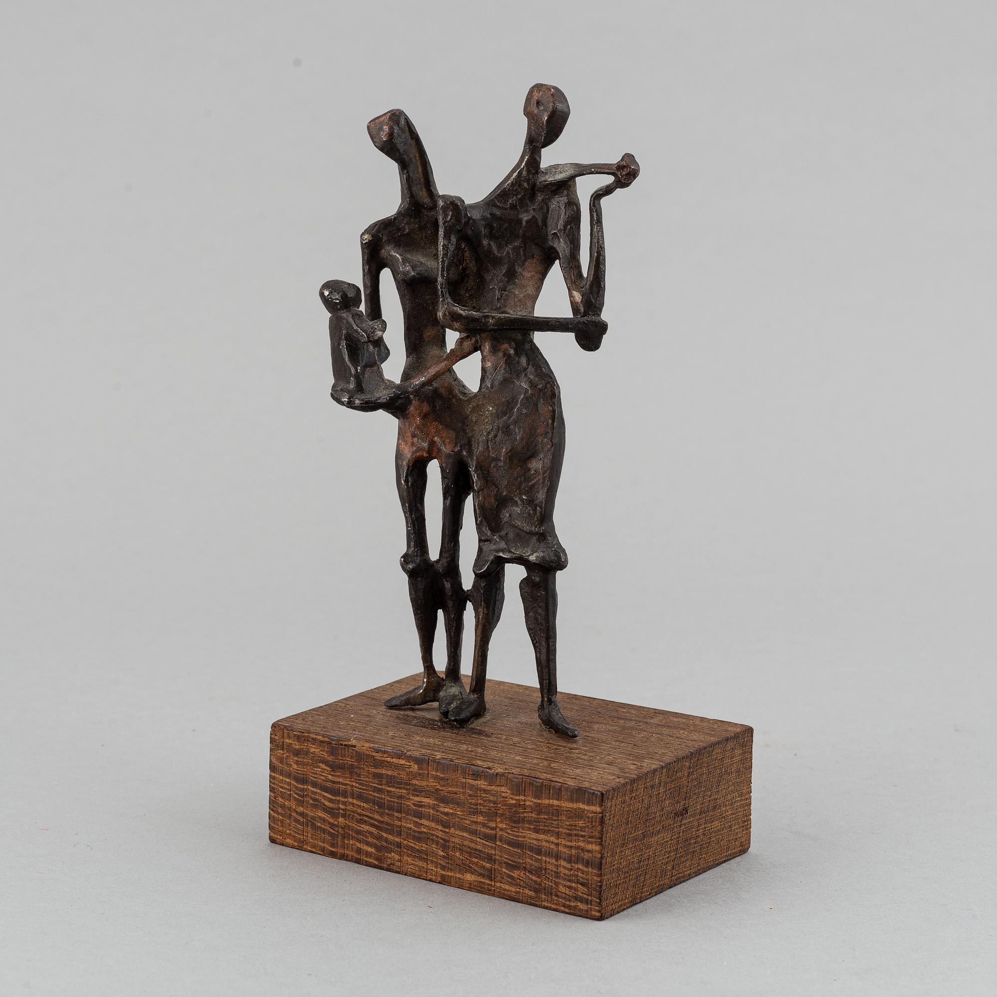 A unsigned Puck Stocklassa sculpture.