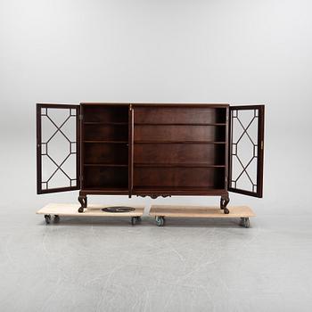 A Chippendale-style mahogany book cabinet, first half of the 20th Century.