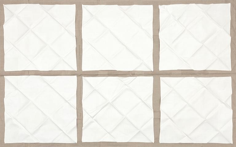Ingrid Dessau, a linen damask tablecloth and six napkins, 'Nobel', Klässbols Linneväveri.