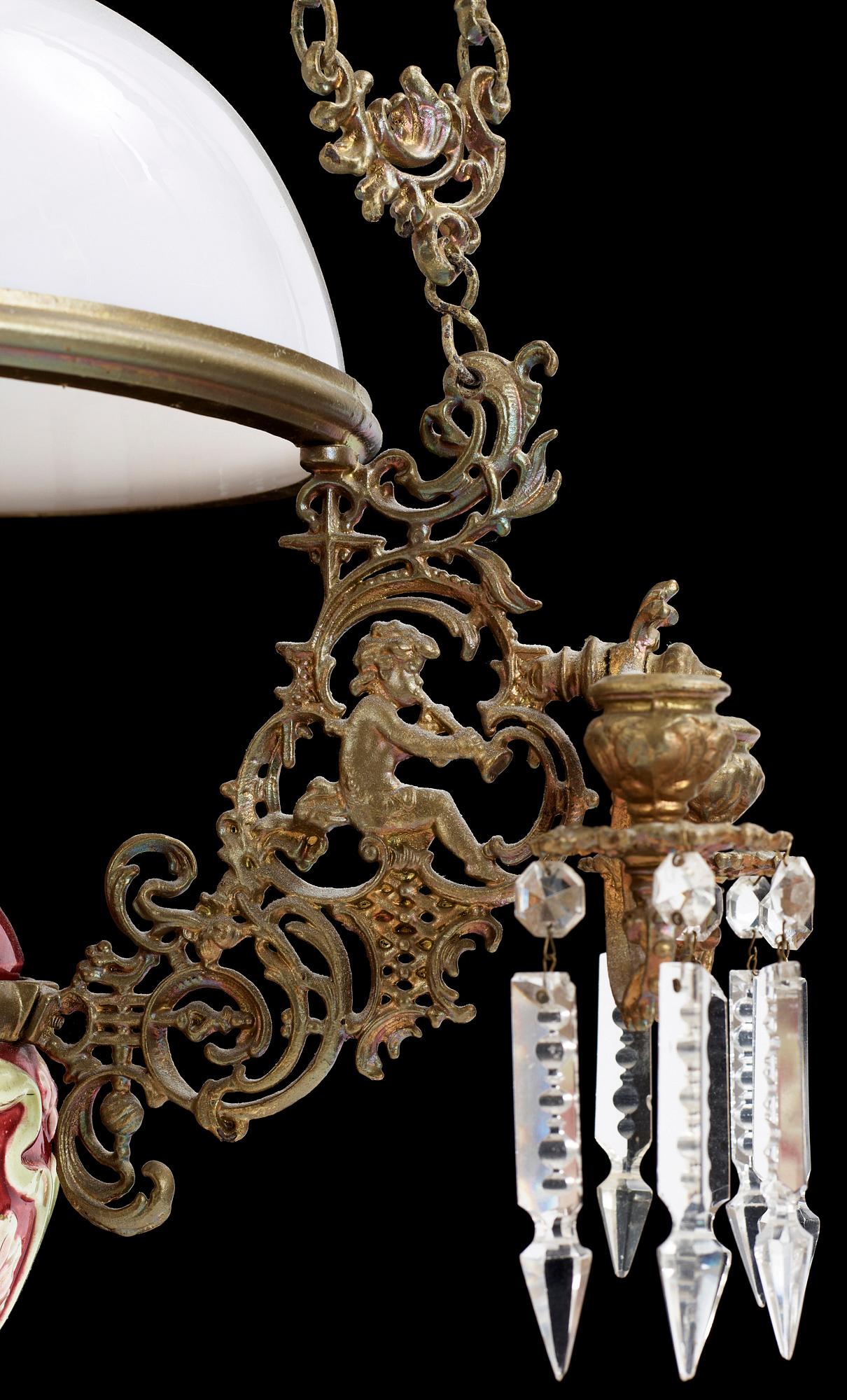 TAKFOTOGENLAMPA, majolika, sekelskiftet 1900. Höjd ca 120 cm.