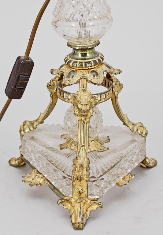 SALONGSFOTOGENLAMPA, gulmetall och glas, nyrenässans, sent 1800-tal.