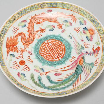 Five pieces of Chinese porcelain from late Qing Dynasty, Guangxu, 1874-1908.