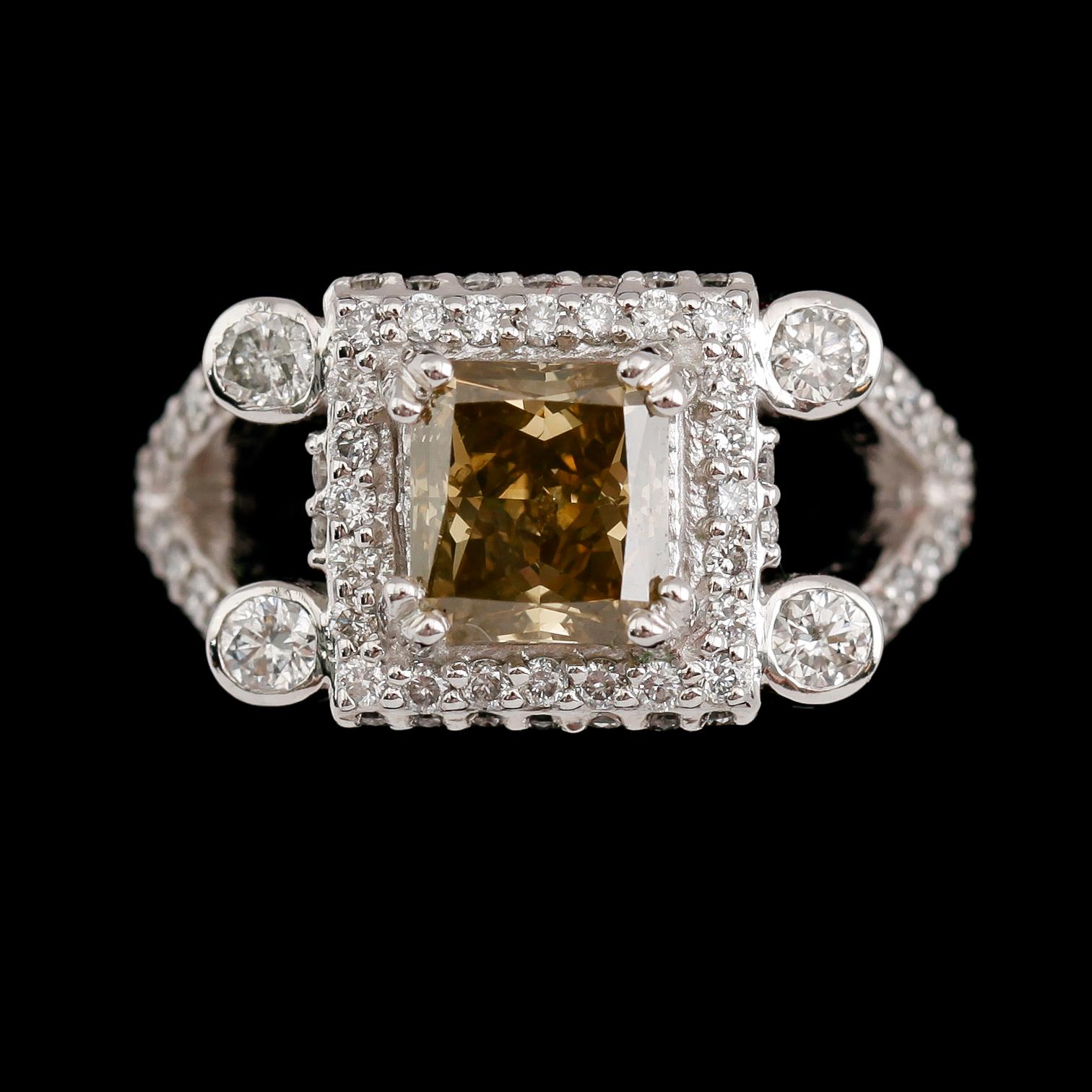 RING, 9 k guld, diamant ca 1.88 ct, briljantslipade diamanter tot ca 1.00 ct.