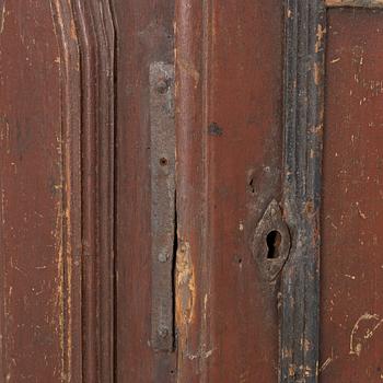 A Swedish late Baroque corner cupboard, first part 18th century.