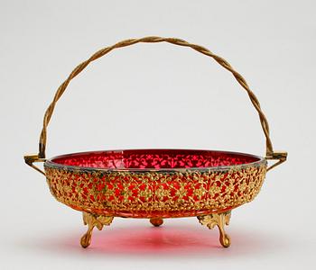 KONFEKTSKÅL, mässing, sekelskiftet 1900, skål av rött glas.