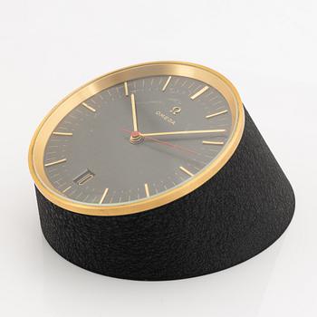 Omega, desk clock , Trunkcated line, 130 x 110 x 65 mm.