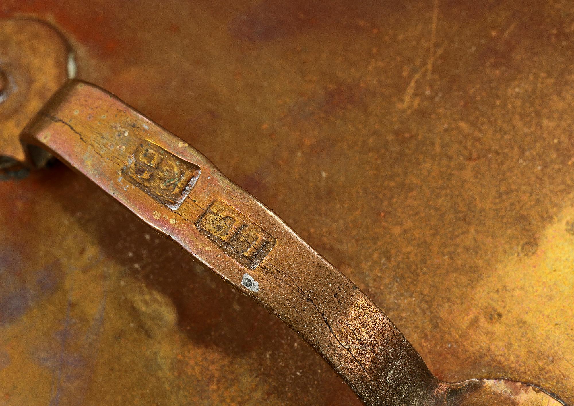 ALADÅBFORM MED LOCK, koppar, 1800-tal.