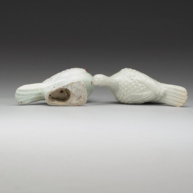 A pair of white and brown glazed doves, Qing dynasty Qianlong, ca 1775.