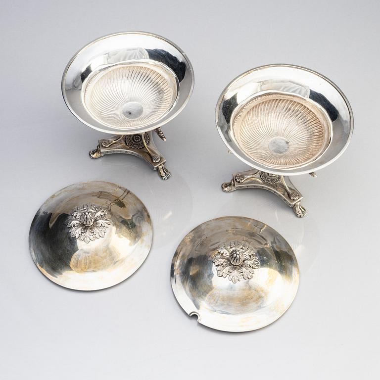 A pair of Swedish early 19th century silver suger bowls with lids, marks of Johan Fredrik Björnstedt, Stockholm 1818.