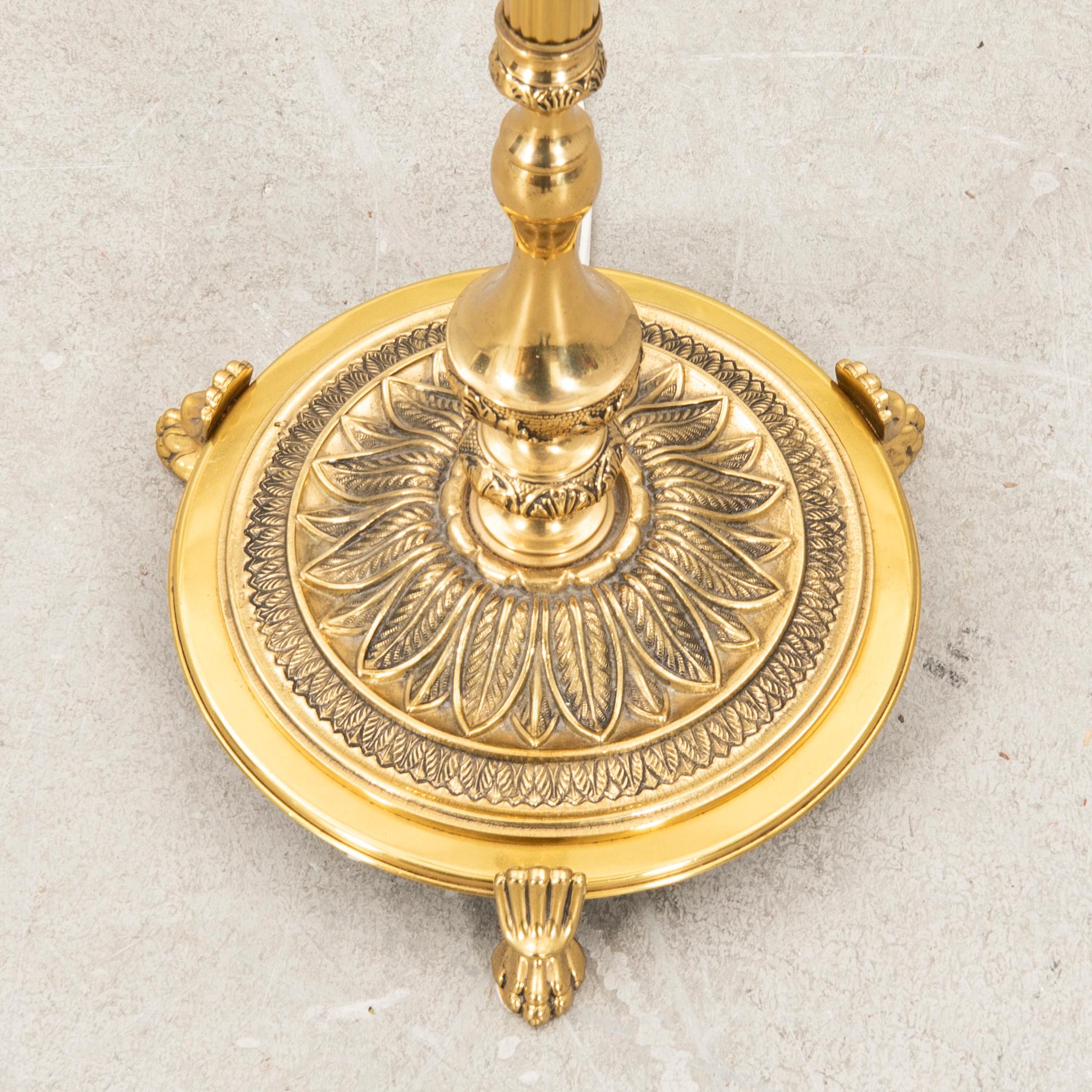 Golvlampa 1900-talets mitt.