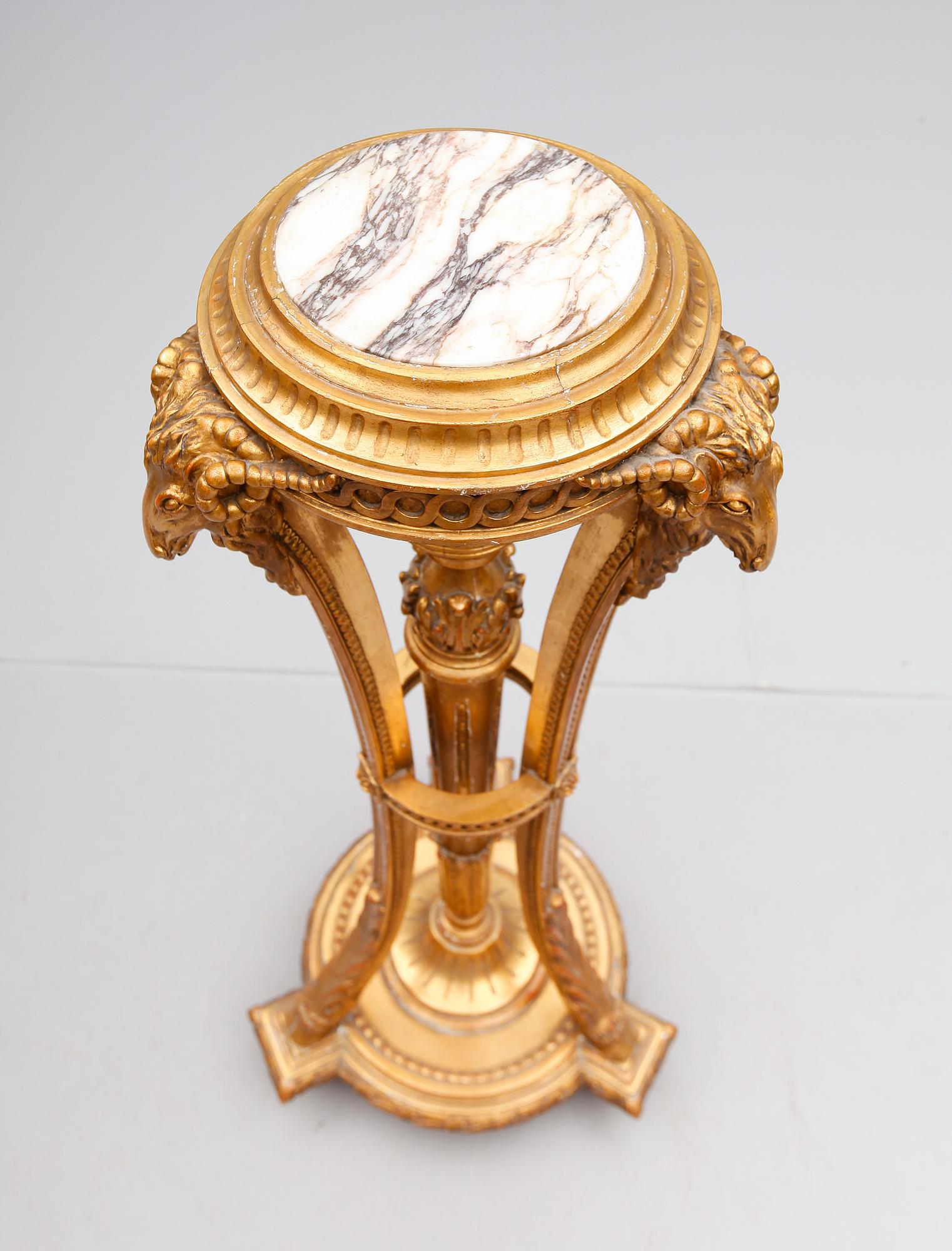 PIEDESTAL, empirestil, omkring 1900.