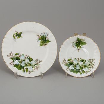KAFFESERVIS, 29 delar, benporslin, "Trillium", Royal Albert, England, 1900-talets mitt.