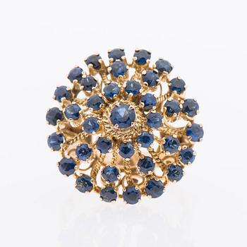RING, fasettslipade safirer, 18K guld.