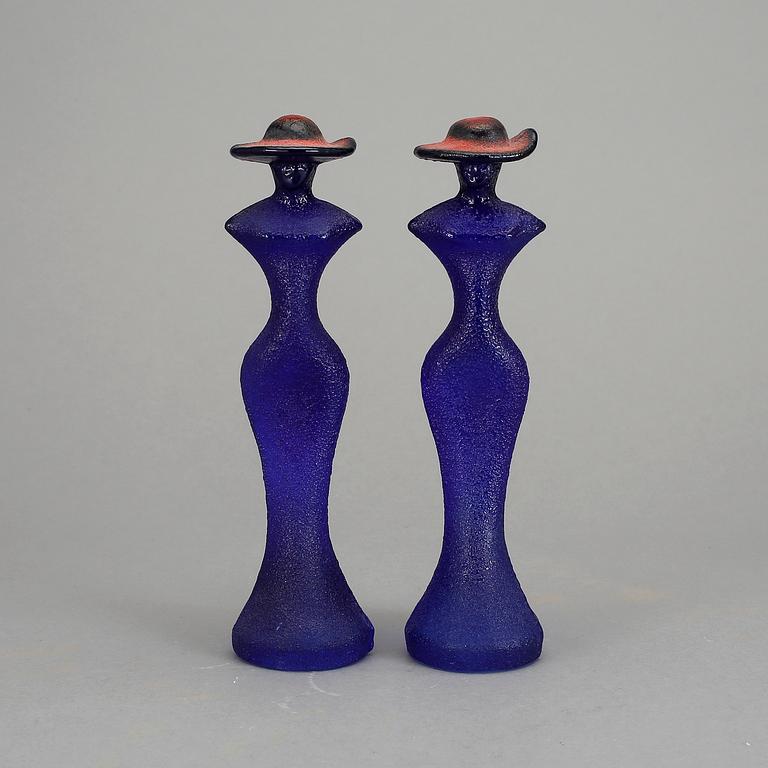 FIGURINER, 2 st, "Catwalk Madame Blue Tight", Kjell Engman, Kosta Boda, 2000-tal.