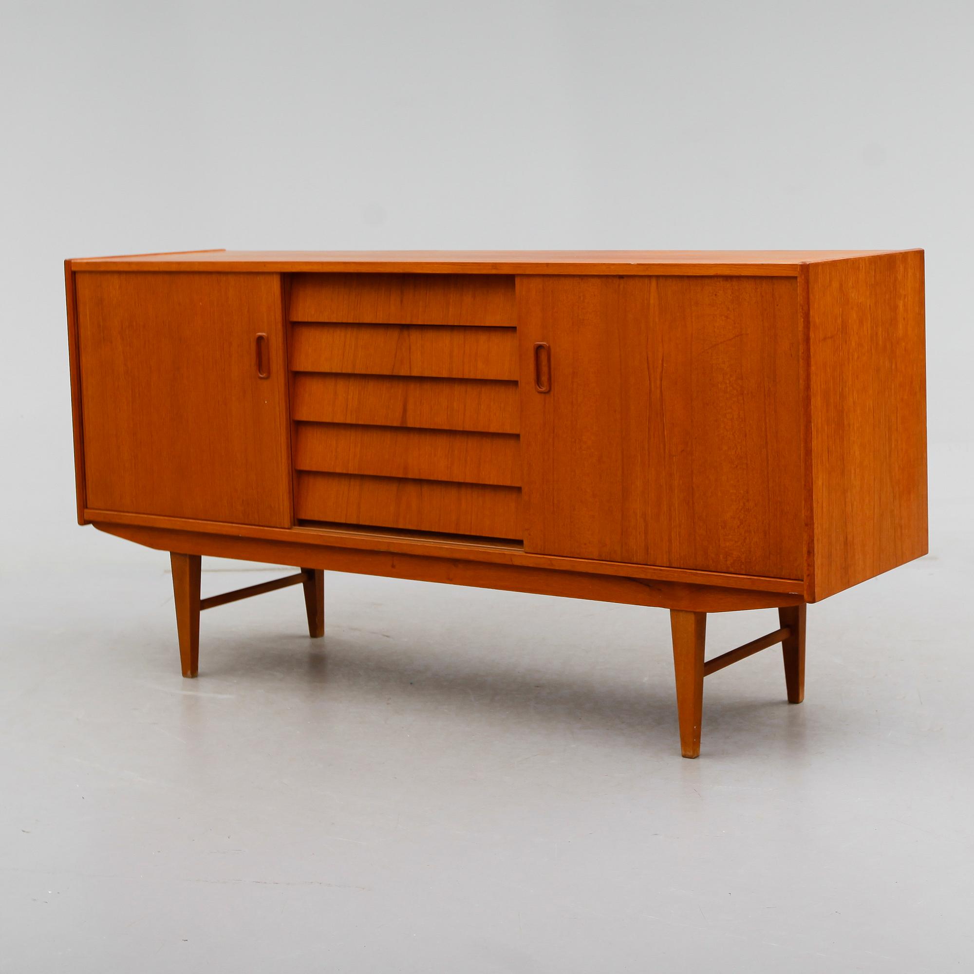 SIDEBOARD, 1900-talets andra hälft.