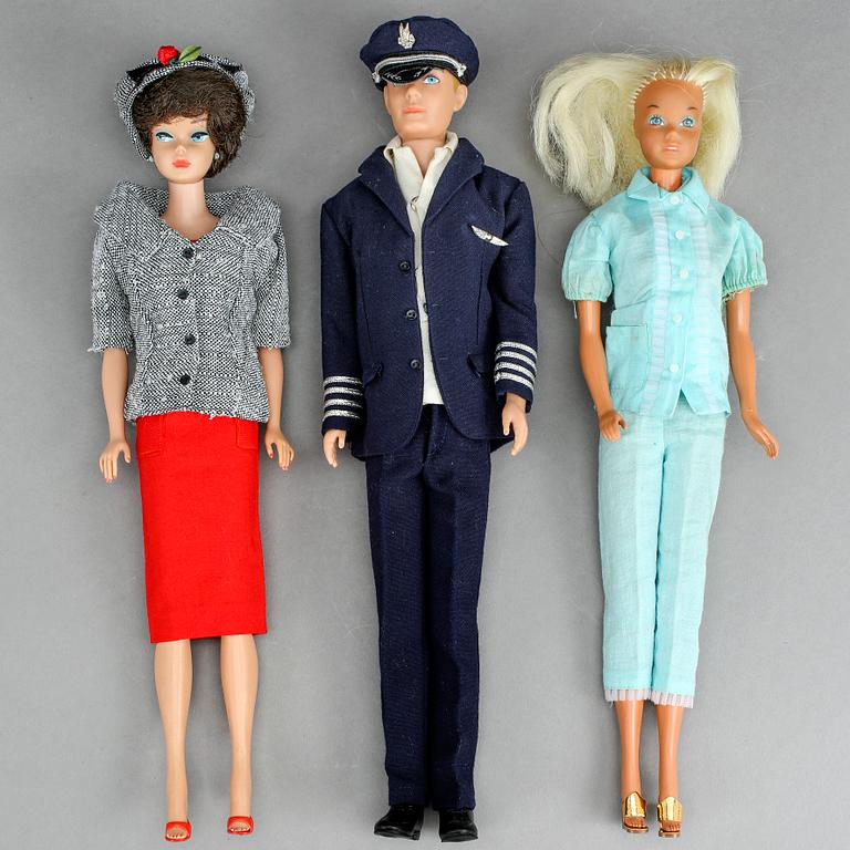 BARBIEDOCKOR, 3 st, Mattel, samt kläder och accessoarer.