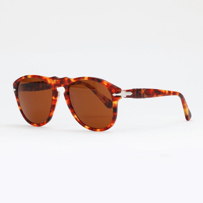 PERSOL, a pair of sunglasses, nr. 649.