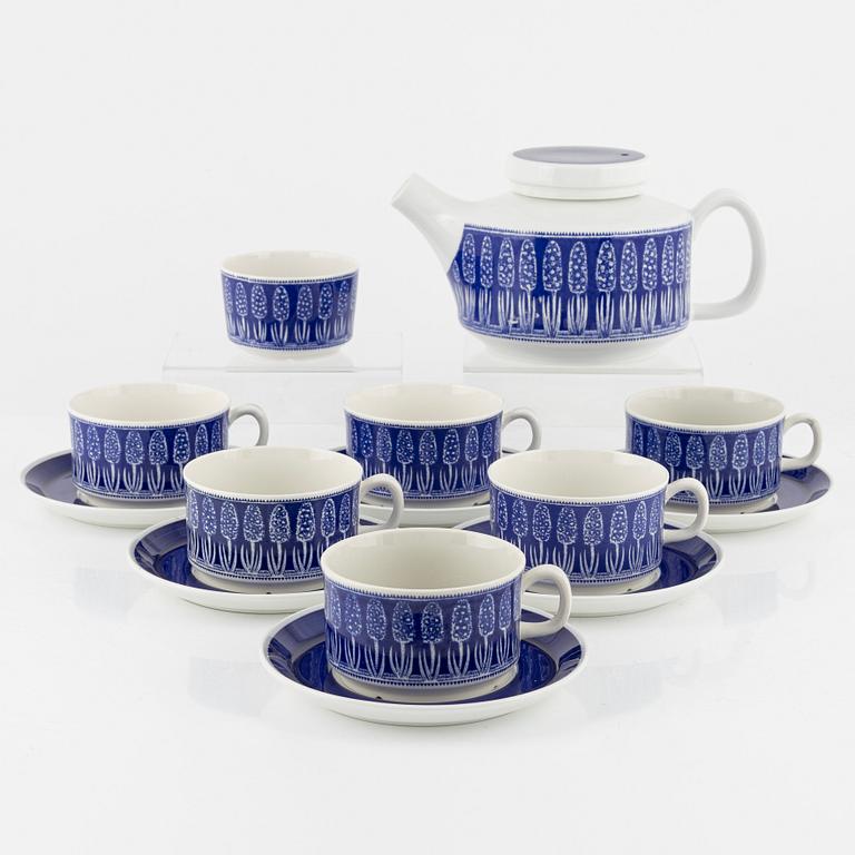 An 8 pieces tea service.