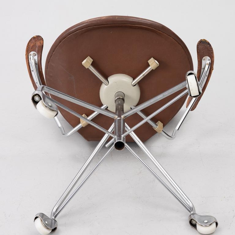 Arne Jacobsen, skrivbordsstol, "Sjuan", Fritz Hansen, Danmark, 1969-tal.